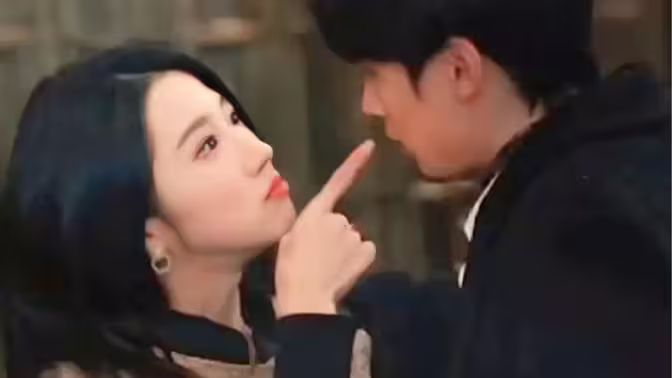 總裁夫人當(dāng)膩了，今天開(kāi)始好好打工(全集)