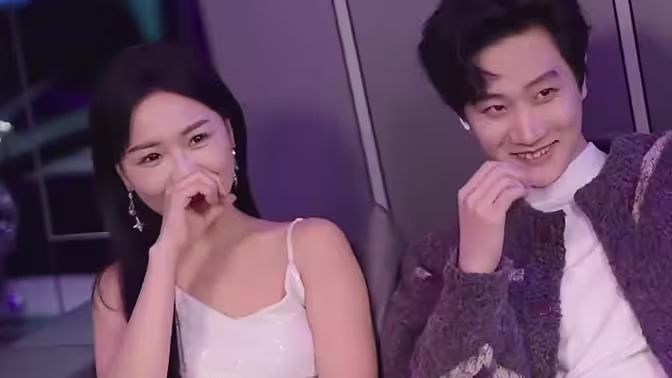 攤牌了，我不裝了(全集)