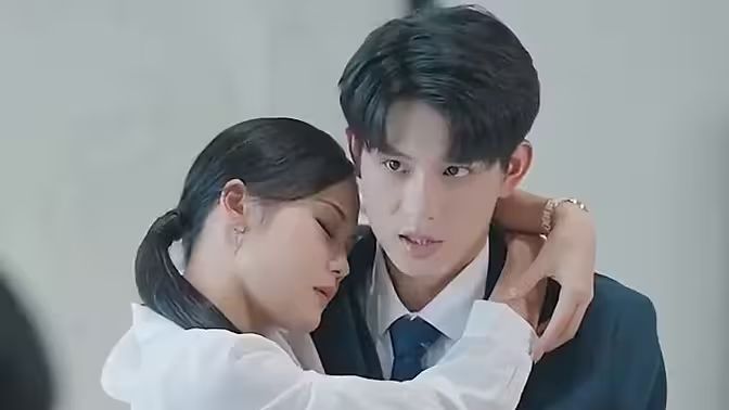 重生后，虐文霸總拿了寵妻劇本(全集)